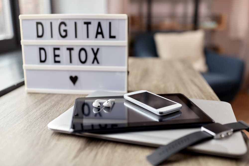 How to do a digital detox and improve mental focus