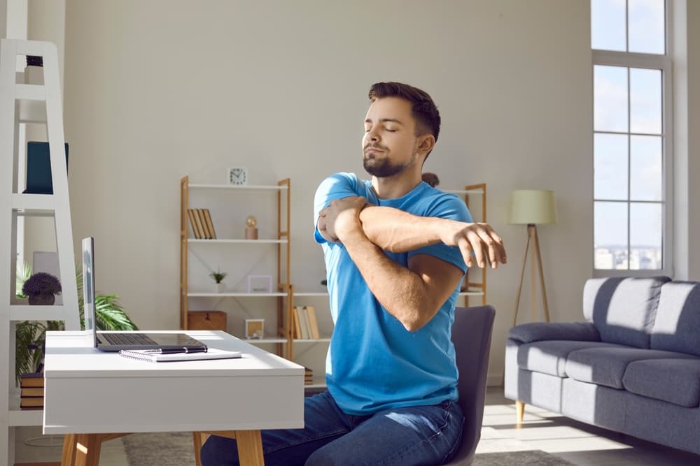 Home shoulder workouts for beginners without weights