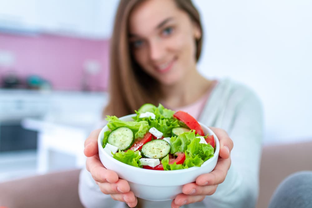 How many carbs per day to lose weight