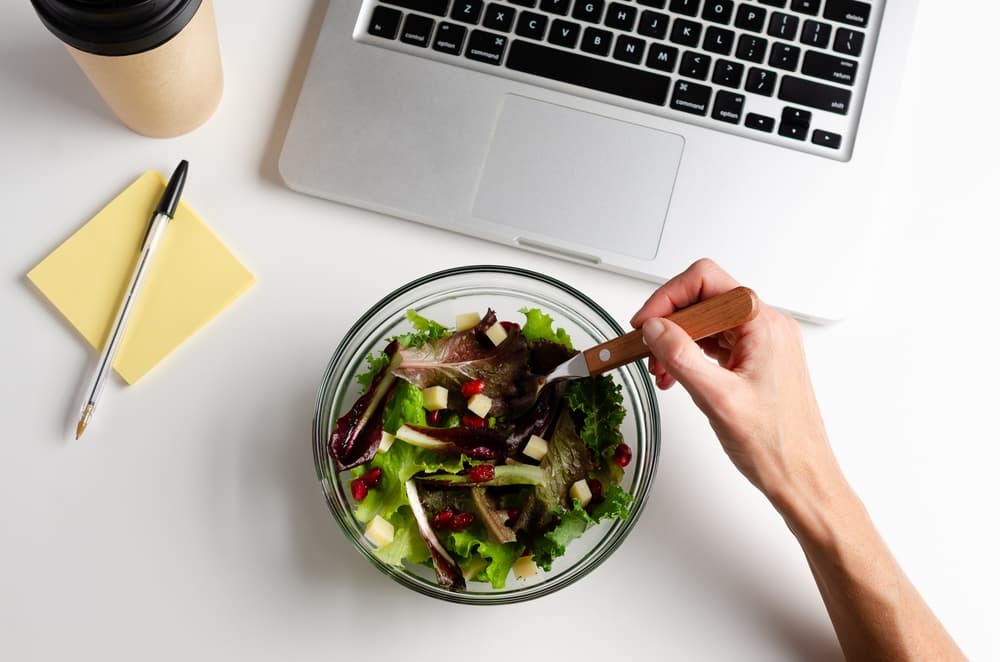 How to maintain a healthy diet with a 9-5 job