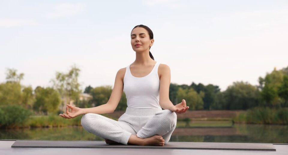 Yoga for Mental Clarity: How a Single Mom Rebuilt Her Strength and Focus